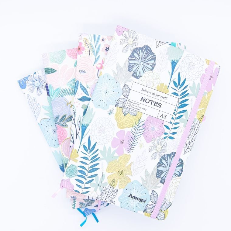 Блокнот на гумці А5 13,6*20,8 см 80 арк тверда обкл Flowers (16 шт/уп) 761308ML MALEVARO